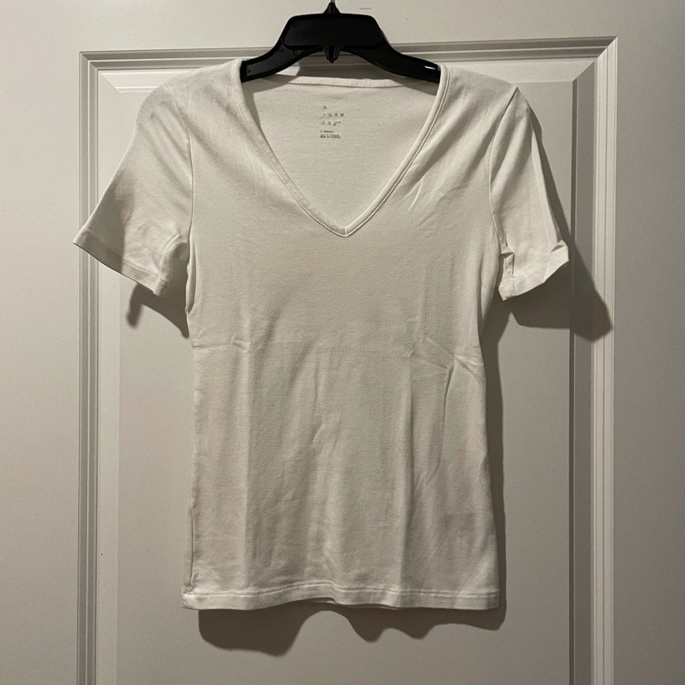 White T-shirt -- size XS